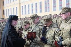 Єпископ капелан поблагословив офіцерів-випускників.(ФОТО)